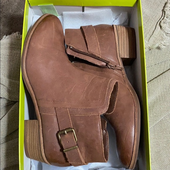 Brown leather booties - Picture 4 of 4